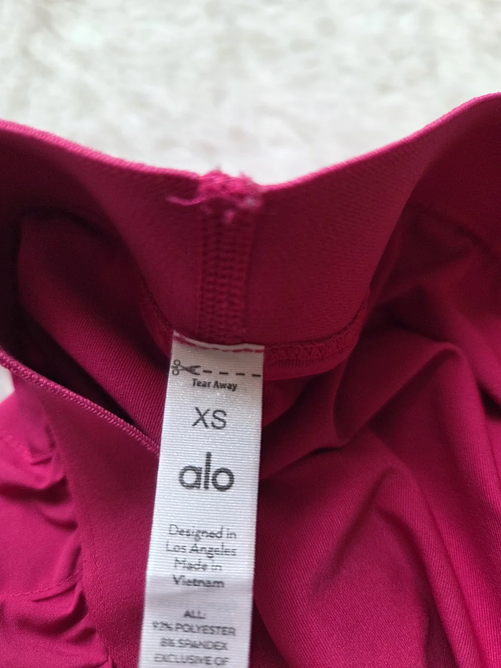ALO Yoga vibrant fuchsia